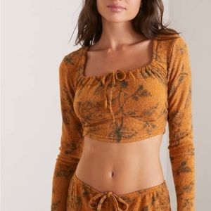 NWT UO long sleeve crop top
